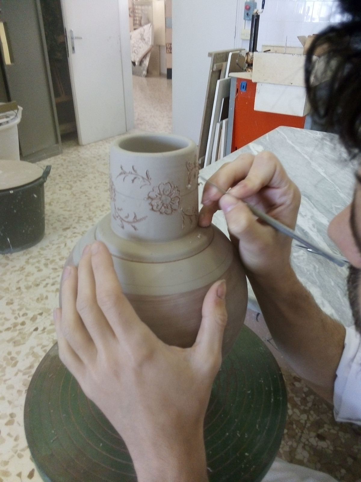 ⫸ L'ingobbio in ceramica: tutto quello che c'è da sapere.