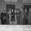 Foto di gruppo - Gruppo sulle scale della scuola: Da sinistra: On. Gaspare Pignatelli, Direttore Angelo Peluso, il segretario Antonio Picci, ?, ?, ?, Francesco Pinca, ?, ?, Vincenzo De Filippis, Guglielmo Miglietta, ?.Scarica il file