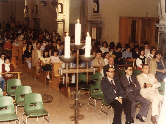 Inaugurazione anno scolastico e Prima Rassegna Didattica - Sulla destra, in prima fila, si riconoscono: On. Domenico Amalfitano, Preside Antonio Arces ed il Giudice Ivan Boccuni. In seconda fila è il prof. Biagio Lista.Scarica il file