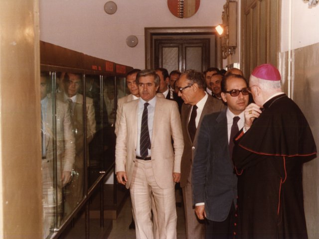 Inaugurazione anno scolastico e Prima Rassegna Didattica - Da sinistra: il Giudice Boccuni, prof. Del Monaco, Prefetto De Giorgi, Don Domenico Lorusso, On. Amalfitano e Mons. Motolese.Scarica il file