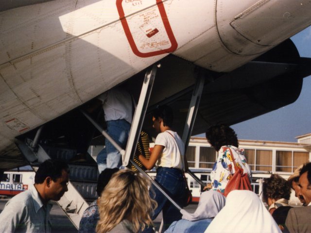 Viaggio d’istruzione a Malta di una classe della Scuola Media Annessa - Imbarco. Scarica il file