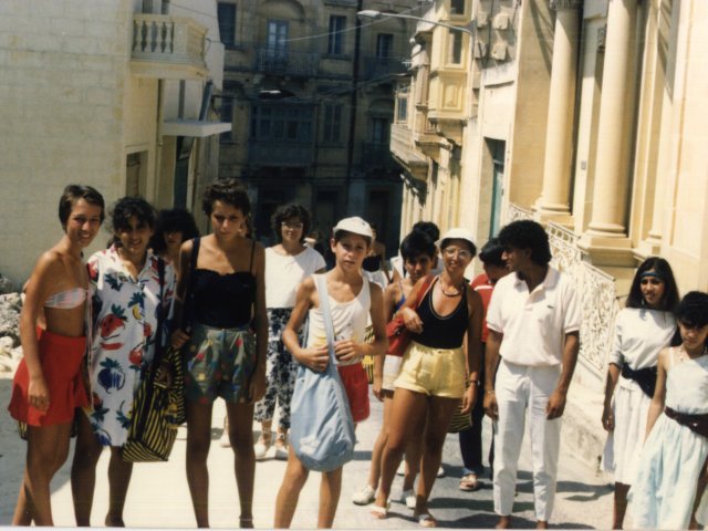 Viaggio d’istruzione a Malta di una classe della Scuola Media Annessa - Foto di gruppo.Scarica il file