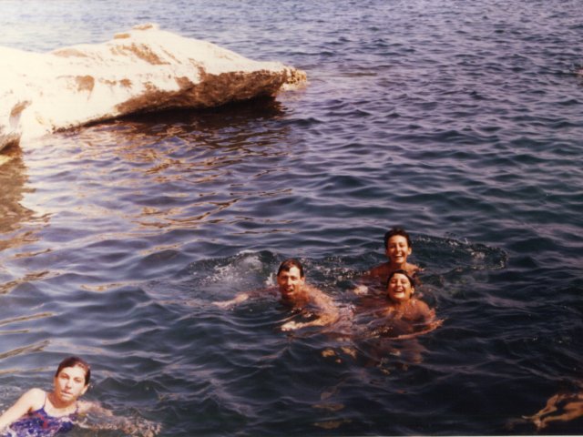 Viaggio d’istruzione a Malta di una classe della Scuola Media Annessa - Tutti in acqua.Scarica il file