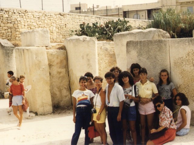 Viaggio d’istruzione a Malta di una classe della Scuola Media Annessa - Visita ad un sito archeologico.Scarica il file