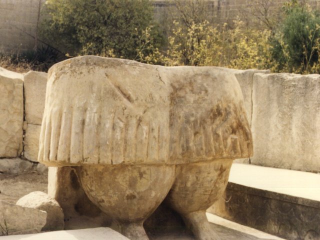 Viaggio d’istruzione a Malta di una classe della Scuola Media Annessa - Visita ad un sito archeologico.Scarica il file