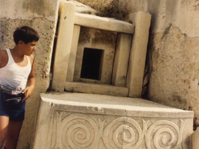 Viaggio d’istruzione a Malta di una classe della Scuola Media Annessa - Visita ad un sito archeologico.Scarica il file