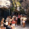 Viaggio d’istruzione a Malta di una classe della Scuola Media Annessa - Foto di gruppo all’ingresso delle grotte.Scarica il file