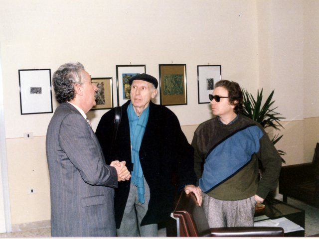 Visita dell’artista Ernesto Treccani - Il Preside De Filippis,  Ernesto Treccani e Ciro Fornaro in presidenza.Scarica il file