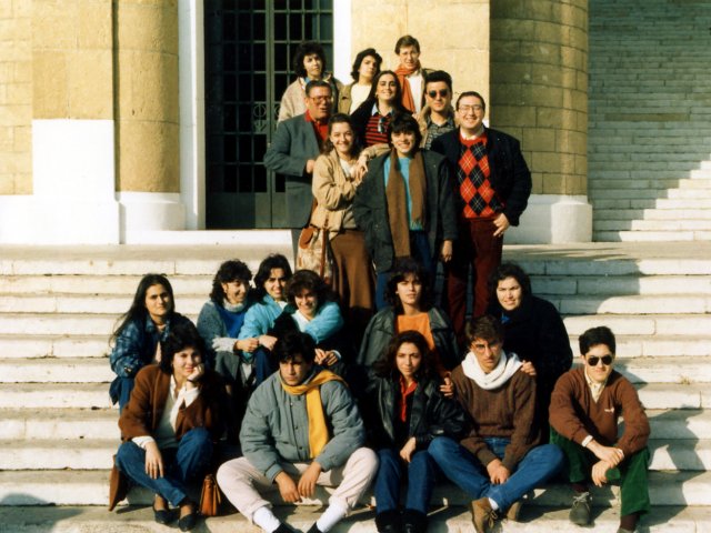 Viaggio d’istruzione a Brindisi - Gli alunni del Corso di Restauro della ceramica sono in visita al Museo archeologico ed alla città di Brindisi. Dall’alto: Antonella Pizzoleo, Gabriella La Grotta, Ciro Scappati, prof. Cosimo Fornaro, Rosalba Petruzzelli, Amedeo Petruzzelli, Carmela SolitScarica il file