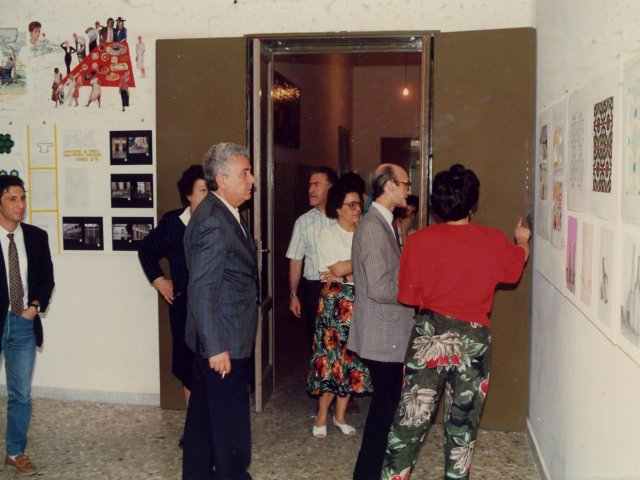 Visita del Capo dell’Ispettorato per l’Istruzione artistica, dott Mistretta - Il prof. Nicola Gigante, il Preside De Filippis, il segretario Guglielmo Miglietta, la prof.ssa Silvana Indellicati, il dott. Mistretta e la prof.ssa Rosa Spagnulo.Scarica il file