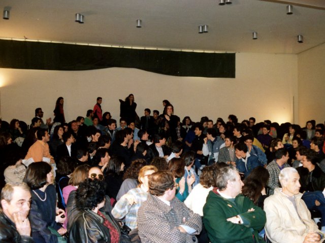 Manifestazione “Omaggio alla Donna” - L’Istituto Statale d’Arte e la Scuola Media Annessa presentano “OMAGGIO ALLA DONNA”, sfilata di moda, recital e commedia dedicate alla donna. Le manifestazioni, svoltesi nell’auditorium, sono state coordinate dalle prof.sse Cristina Ettorre, per la S.M.A.Scarica il file