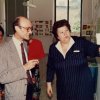 Visita del Capo dell’Ispettorato per l’Istruzione artistica, dott Mistretta - Il dott. Mistretta visita una mostra allestita dagli alunni della scuola Media annessa. Da sinistra: prof.ssa Silvana Indellicati, dott. Mistretta, ?.Scarica il file