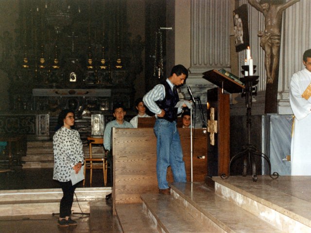 Visita e benedizione della scuola da parte di SE Mons Benigno Papa - L’Arcivescovo di Taranto Mons. Benigno Papa, è in visita nella nostra scuola. Un momento della cerimonia religiosa svoltasi nella Chiesa Madre. Scarica il file