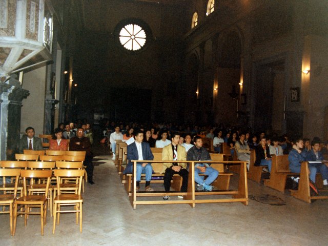 Visita e benedizione della scuola da parte di SE Mons Benigno Papa - L’Arcivescovo di Taranto Mons. Benigno Papa, è in visita nella nostra scuola. Un momento della cerimonia religiosa svoltasi nella Chiesa Madre. Scarica il file