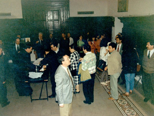 Visita e benedizione della scuola da parte di SE Mons Benigno Papa - L’Arcivescovo di Taranto Mons. Benigno Papa, è in visita nella nostra scuola. A conclusione della cerimonia religiosa Don Domenico Lorusso riceve il Preside De Filippis ed i docenti dell’Istituto in sagrestia, per un piccolo rinfresco.Scarica il file