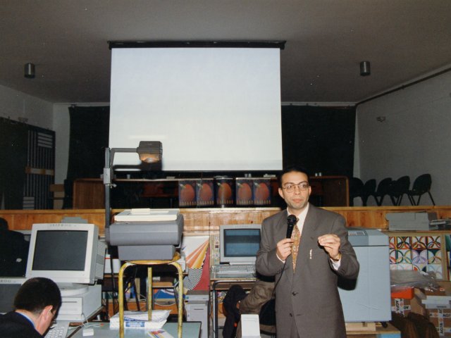 Seminario-convegno delle Arti Grafiche - La sezione Arti Grafiche organizza un Seminario-convegno sul tema “La scuola e il mondo del lavoro nelle arti grafiche”. Agli incontri partecipano varie personalità del mondo politico-amministrativo e tecnici del settore delle arti grafiche.  Tra di essi:Scarica il file