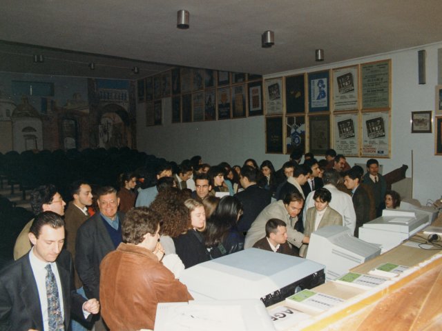 Seminario-convegno delle Arti Grafiche - La sezione Arti Grafiche organizza un Seminario-convegno sul tema “La scuola e il mondo del lavoro nelle arti grafiche”. Agli incontri partecipano varie personalità del mondo politico-amministrativo e tecnici del settore delle arti grafiche.  Tra di essi:Scarica il file