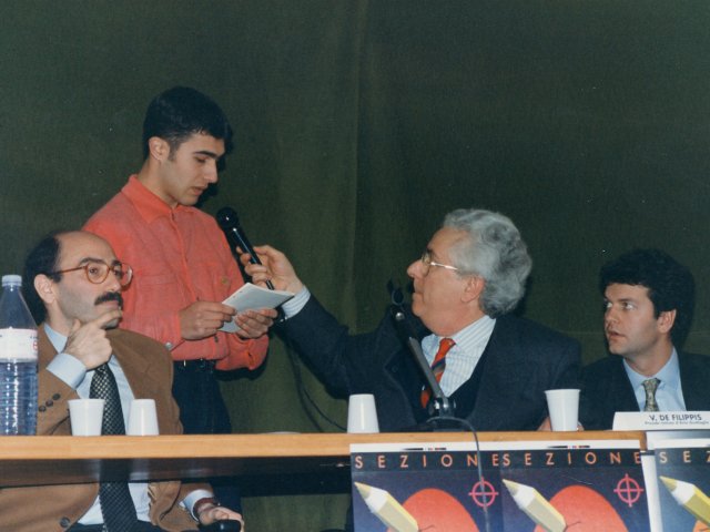 Seminario-convegno delle Arti Grafiche - La sezione Arti Grafiche organizza un Seminario-convegno sul tema “La scuola e il mondo del lavoro nelle arti grafiche”. Agli incontri partecipano varie personalità del mondo politico-amministrativo e tecnici del settore delle arti grafiche.  Tra di essi:Scarica il file