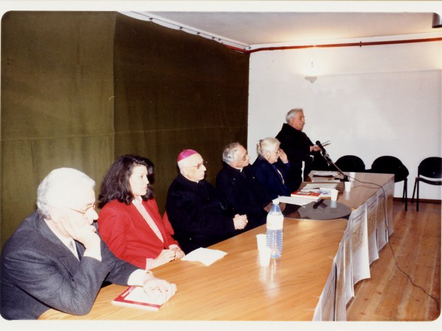 Presentazione del libro “Il Monastero di Santa Chiara” - Nell’auditorium dell’Istituto si svolge l’incontro per la presentazione del libro “Il Monastero di Santa Chiara”.Scarica il file