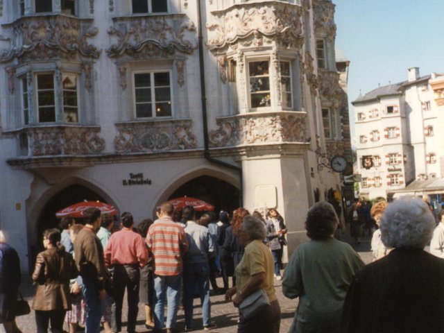 Viaggio d’istruzione a Innsbruck, Praga e Salisburgo - Un gruppo di alunni dell’Istituto partecipa al viaggio d’istruzione a Innsbruck, Praga e Salisburgo, accompagnati dai proff. Teresa Bray ed Enrico Rizzo e dal Preside Vincenzo De Filippis. Visita di Innsbruck.Scarica il file