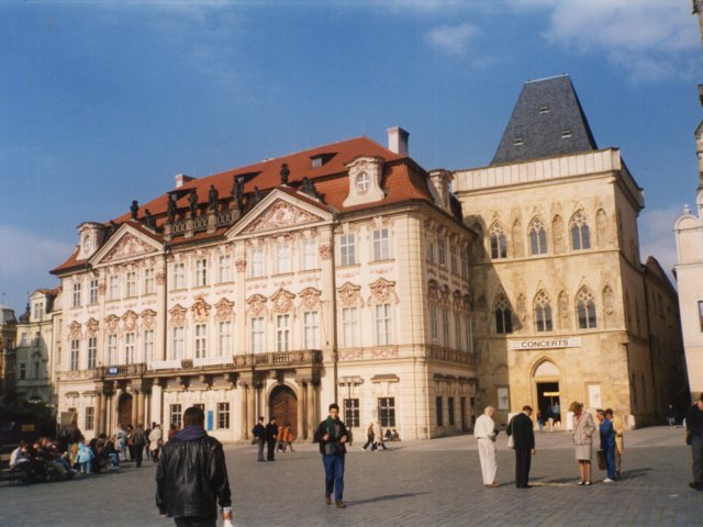 Viaggio d’istruzione a Innsbruck, Praga e Salisburgo - Un gruppo di alunni dell’Istituto partecipa al viaggio d’istruzione a Innsbruck, Praga e Salisburgo, accompagnati dai proff. Teresa Bray ed Enrico Rizzo e dal Preside Vincenzo De Filippis. Visita di Praga.Scarica il file