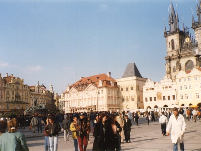 Viaggio d’istruzione a Innsbruck, Praga e Salisburgo - Un gruppo di alunni dell’Istituto partecipa al viaggio d’istruzione a Innsbruck, Praga e Salisburgo, accompagnati dai proff. Teresa Bray ed Enrico Rizzo e dal Preside Vincenzo De Filippis. Visita di Praga.Scarica il file