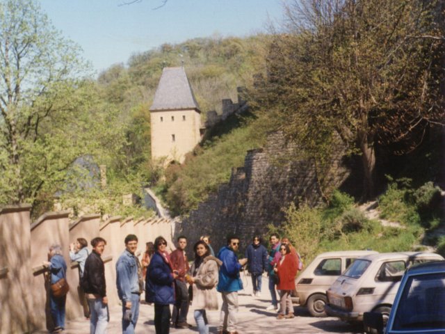 Viaggio d’istruzione a Innsbruck, Praga e Salisburgo - Un gruppo di alunni dell’Istituto partecipa al viaggio d’istruzione a Innsbruck, Praga e Salisburgo, accompagnati dai proff. Teresa Bray ed Enrico Rizzo e dal Preside Vincenzo De Filippis. Visita al castello boemo di Koulstain.Scarica il file