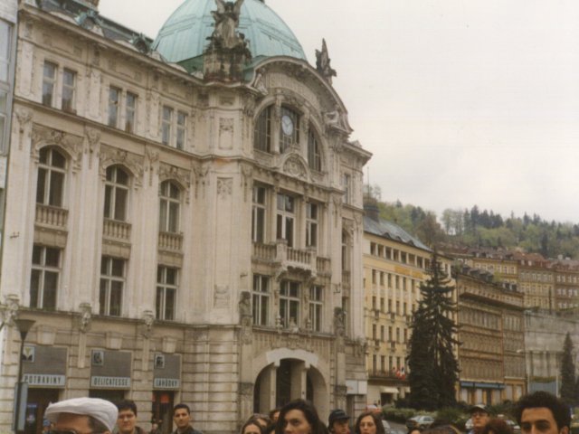 Viaggio d’istruzione a Innsbruck, Praga e Salisburgo - Un gruppo di alunni dell’Istituto partecipa al viaggio d’istruzione a Innsbruck, Praga e Salisburgo, accompagnati dai proff. Teresa Bray ed Enrico Rizzo e dal Preside Vincenzo De Filippis. Visita alle Terme di Karlsbad.Scarica il file