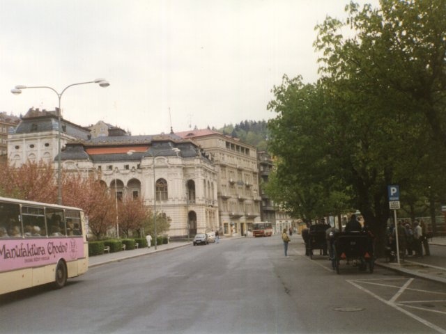 Viaggio d’istruzione a Innsbruck, Praga e Salisburgo - Un gruppo di alunni dell’Istituto partecipa al viaggio d’istruzione a Innsbruck, Praga e Salisburgo, accompagnati dai proff. Teresa Bray ed Enrico Rizzo e dal Preside Vincenzo De Filippis. Visita alle Terme di Karlsbad.Scarica il file