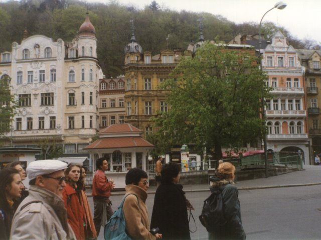 Viaggio d’istruzione a Innsbruck, Praga e Salisburgo - Un gruppo di alunni dell’Istituto partecipa al viaggio d’istruzione a Innsbruck, Praga e Salisburgo, accompagnati dai proff. Teresa Bray ed Enrico Rizzo e dal Preside Vincenzo De Filippis. Visita alle Terme di Karlsbad.Scarica il file