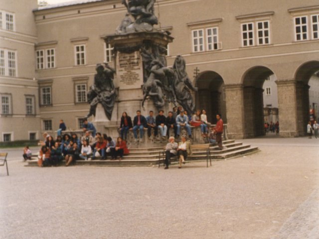 Viaggio d’istruzione a Innsbruck, Praga e Salisburgo - Un gruppo di alunni dell’Istituto partecipa al viaggio d’istruzione a Innsbruck, Praga e Salisburgo, accompagnati dai proff. Teresa Bray ed Enrico Rizzo e dal Preside Vincenzo De Filippis. Visita di Salisburgo.Scarica il file