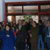 Inaugurazione mostra didattica “Operazione neomanierista” - Coordinata dal prof. Francesco Manigrasso, la classe 5ª A ceramica presenta una serie di lavori nella mostra “Operazione neomanierista”. Nell’atrio della scuola, da sinistra: il prof. Manigrasso, ?, il Preside De Filippis, il rag. Antonio Picci che parla Scarica il file