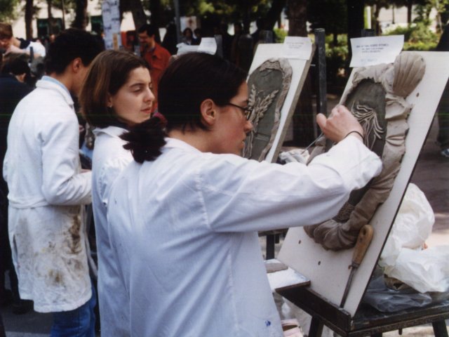 Giornata dell’Arte e della Creatività  - Indetta dal Ministero della Pubblica Istruzione, si svolge, nelle strade di Grottaglie, la Giornata dell’Arte e della Creatività. Gli studenti realizzano i loro lavori per strada attraendo l’attenzione dei passanti. L’attività artistica si sviluppa su un Scarica il file