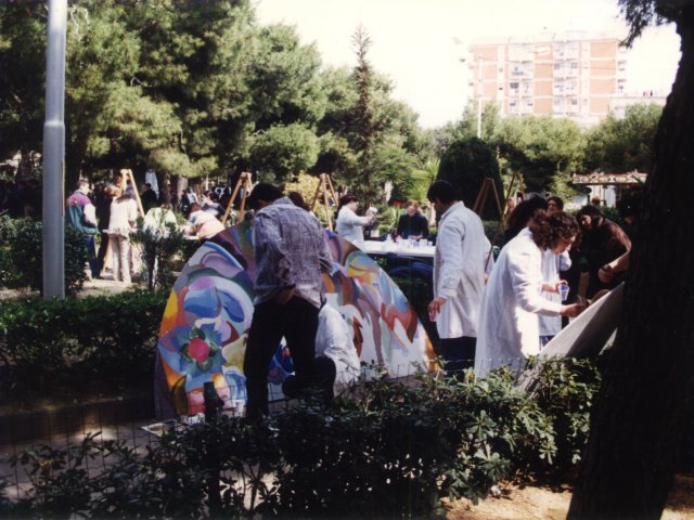 Giornata dell’Arte e della Creatività  - Indetta dal Ministero della Pubblica Istruzione, si svolge, nelle strade di Grottaglie, la Giornata dell’Arte e della Creatività. Gli studenti realizzano i loro lavori per strada attraendo l’attenzione dei passanti. L’attività artistica si sviluppa su un Scarica il file