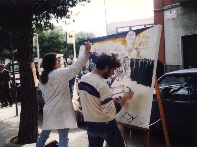 Giornata dell’Arte e della Creatività  - Indetta dal Ministero della Pubblica Istruzione, si svolge, nelle strade di Grottaglie, la Giornata dell’Arte e della Creatività. Gli studenti realizzano i loro lavori per strada attraendo l’attenzione dei passanti. L’attività artistica si sviluppa su un Scarica il file