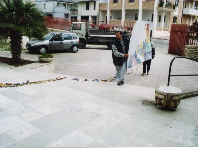 Giornata dell’Arte e della Creatività  - Indetta dal Ministero della Pubblica Istruzione, si svolge, nelle strade di Grottaglie, la Giornata dell’Arte e della Creatività. Gli studenti realizzano i loro lavori per strada attraendo l’attenzione dei passanti. L’attività artistica si sviluppa su un Scarica il file