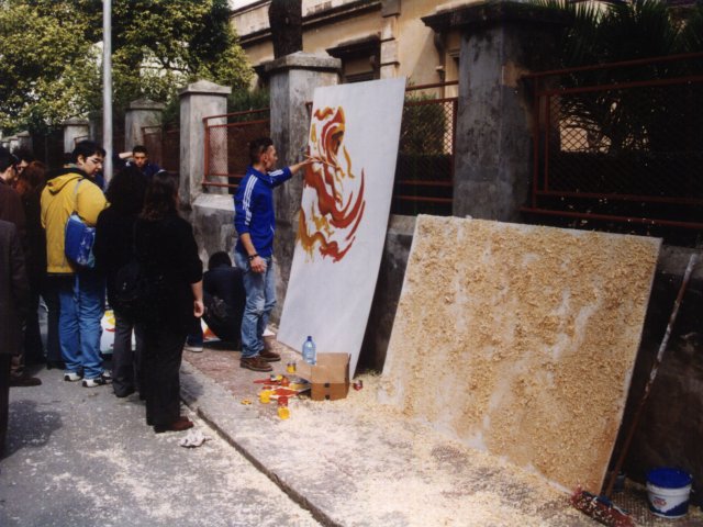 Giornata dell’Arte e della Creatività  - Indetta dal Ministero della Pubblica Istruzione, si svolge, nelle strade di Grottaglie, la Giornata dell’Arte e della Creatività. Gli studenti realizzano i loro lavori per strada attraendo l’attenzione dei passanti. L’attività artistica si sviluppa su un Scarica il file