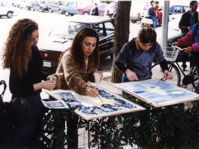 Giornata dell’Arte e della Creatività  - Indetta dal Ministero della Pubblica Istruzione, si svolge, nelle strade di Grottaglie, la Giornata dell’Arte e della Creatività. Gli studenti realizzano i loro lavori per strada attraendo l’attenzione dei passanti. L’attività artistica si sviluppa su un Scarica il file