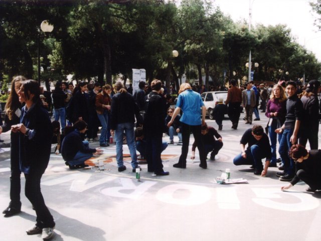 Giornata dell’Arte e della Creatività - Indetta dal Ministero della Pubblica Istruzione, si svolge, nelle strade di Grottaglie, la Giornata dell’Arte e della Creatività. Gli studenti realizzano i loro lavori per strada attraendo l’attenzione dei passanti. L’attività artistica si sviluppa su un Scarica il file