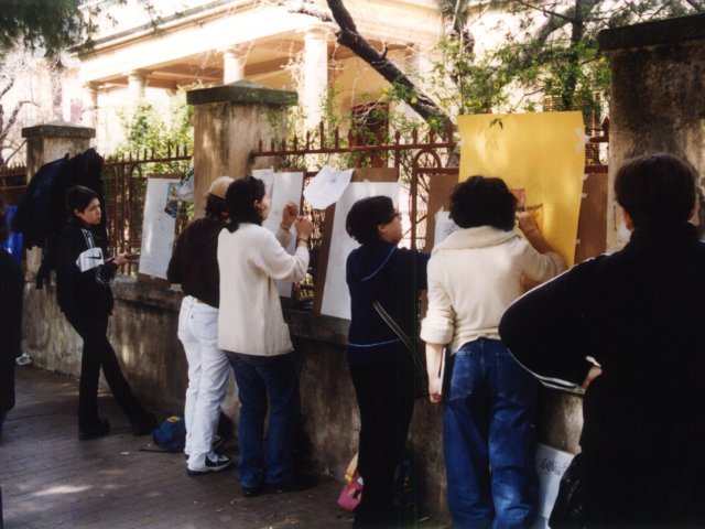 Giornata dell’Arte e della Creatività - Indetta dal Ministero della Pubblica Istruzione, si svolge, nelle strade di Grottaglie, la Giornata dell’Arte e della Creatività. Gli studenti realizzano i loro lavori per strada attraendo l’attenzione dei passanti. L’attività artistica si sviluppa su un Scarica il file