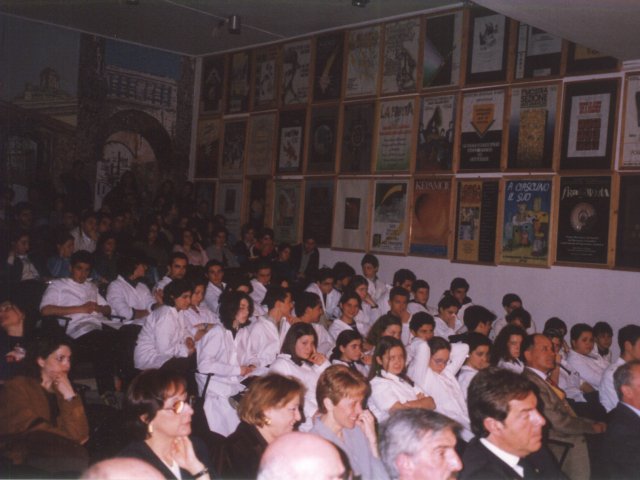 Inaugurazione mostra didattica “Piega su piega” - Curata dal prof. Francesco Manigrasso viene inaugurata la mostra didattica dal titolo “Piega su Piega”. La platea.Scarica il file